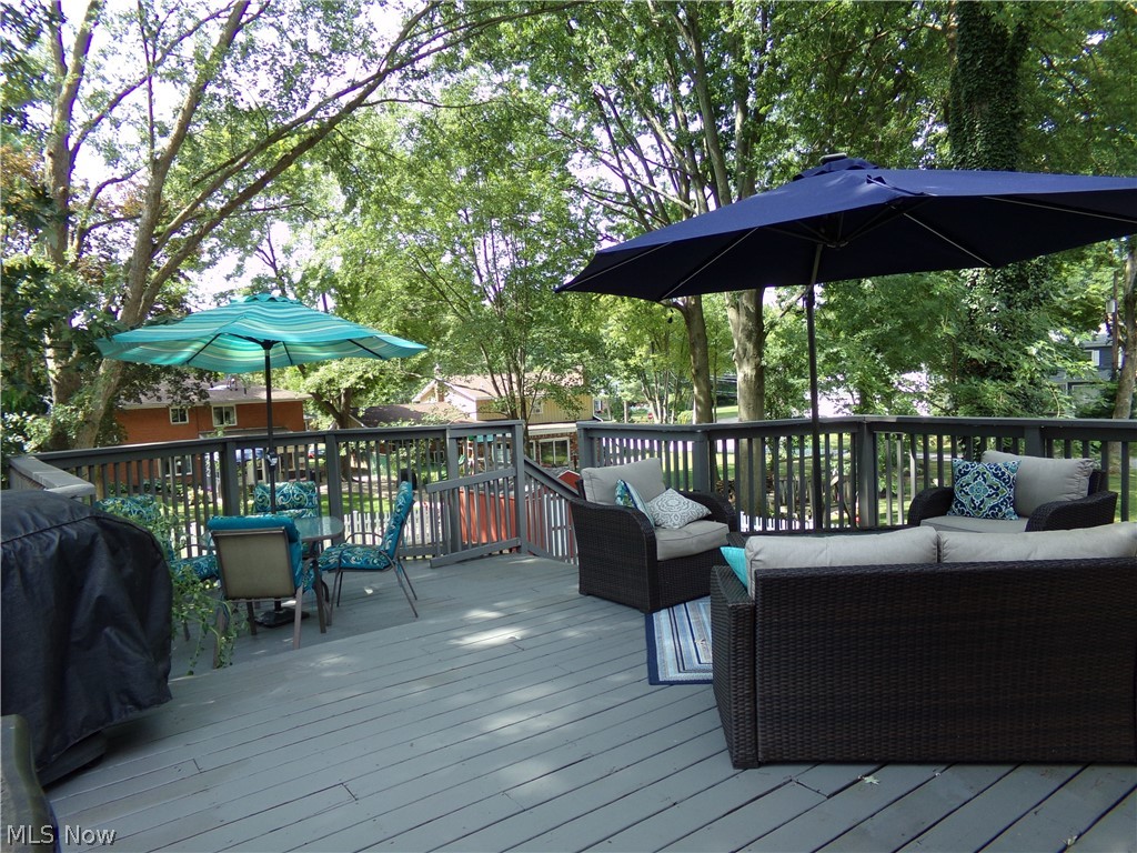 2092 Wyndham Road Akron, OH 44313 - Photo 25 of 31 Amazing space on this multi level deck that descends to the newly fenced backyard