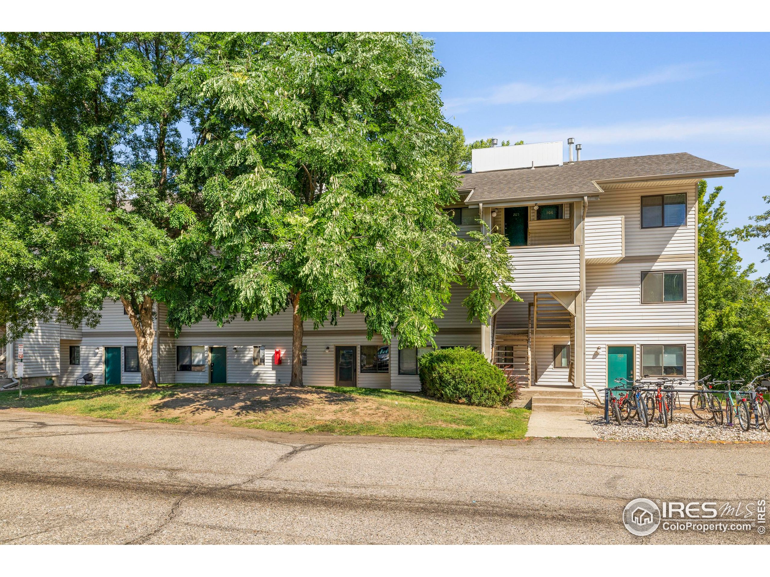 1705 Heatheridge Road, Unit 104 Fort Collins, CO 80526 - Photo 1 of 28