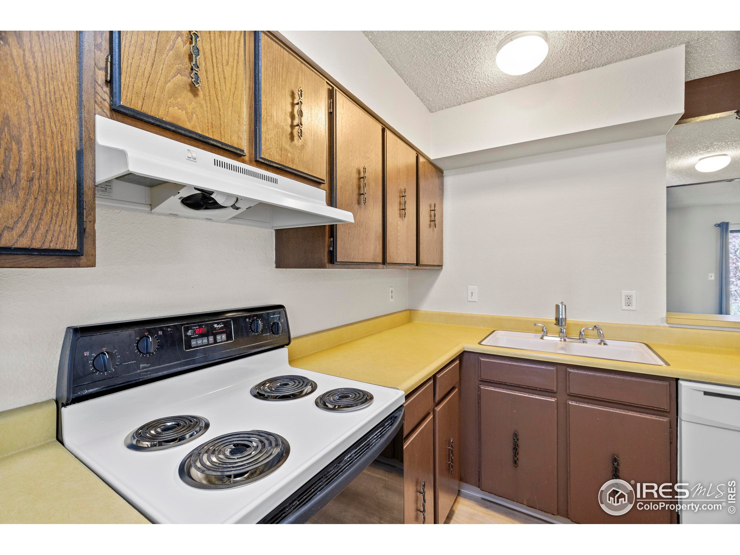 1705 Heatheridge Road, Unit 104 Fort Collins, CO 80526 - Photo 9 of 28