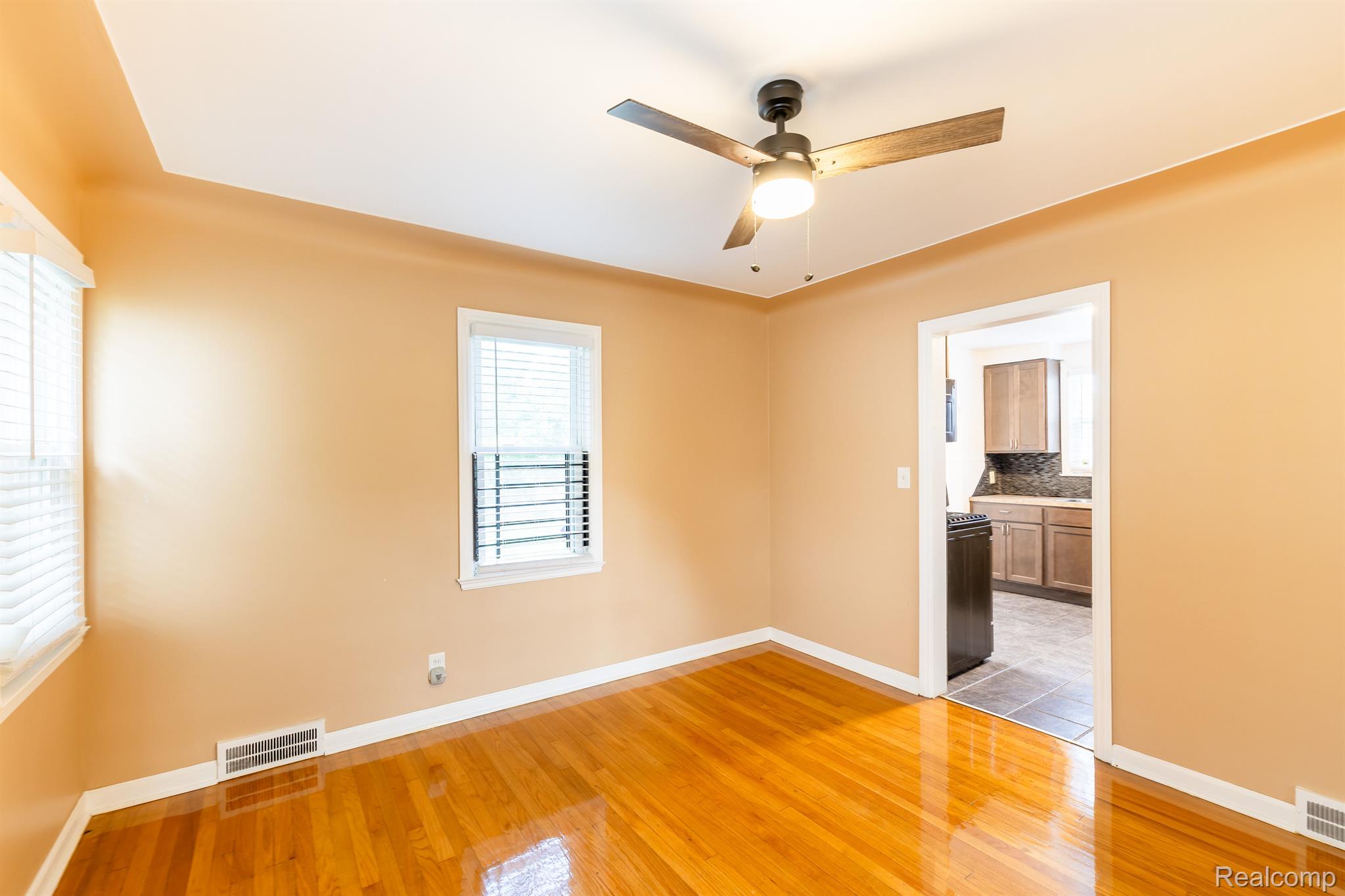 16134 Inverness Street Detroit, MI 48221 - Photo 8 of 19 Gallery Image 8