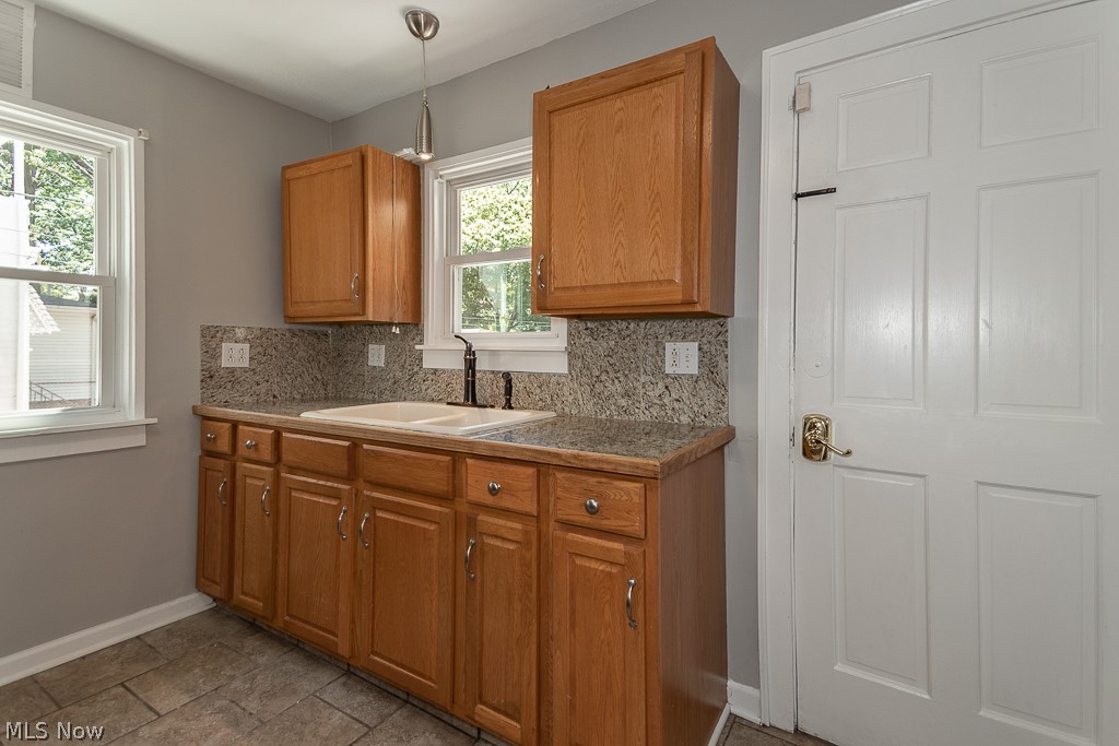 848 Roanoke Road Cleveland Heights, OH 44121 - Photo 16 of 33