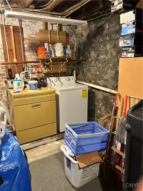 6599 Lakeshore Road Cicero, NY 13039 - Photo 25 of 29 WASHER/DRYER