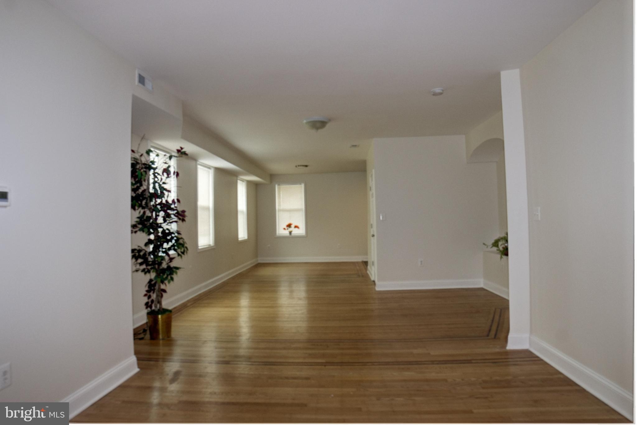 4269 Sheldon Avenue Baltimore, MD 21206 - Photo 3 of 29