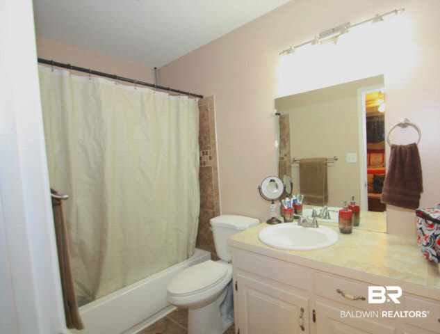 5503 Park Street Satsuma, AL 36572 - Photo 14 of 23 Master Bath