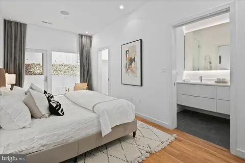 $1,100,000 | 1541 6th Street Northwest, Unit 1, Washington, DC 20001