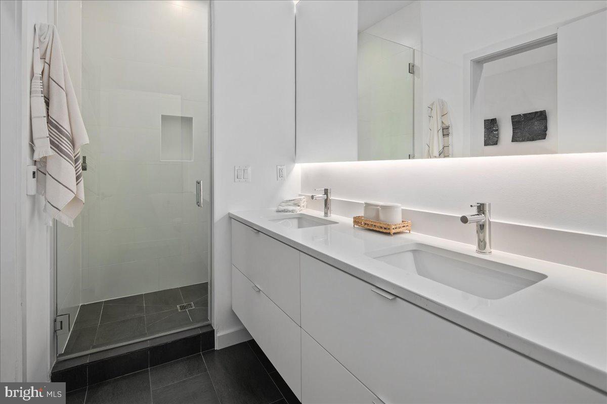 1541 6th Street Northwest, Unit 1 Washington, DC 20001 - Photo 17 of 34 Primary Bathroom