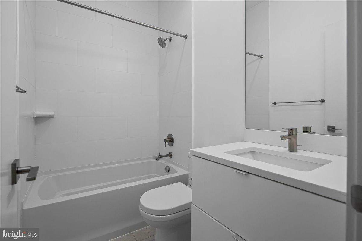 1541 6th Street Northwest, Unit 1 Washington, DC 20001 - Photo 21 of 34 Second Full Bathroom