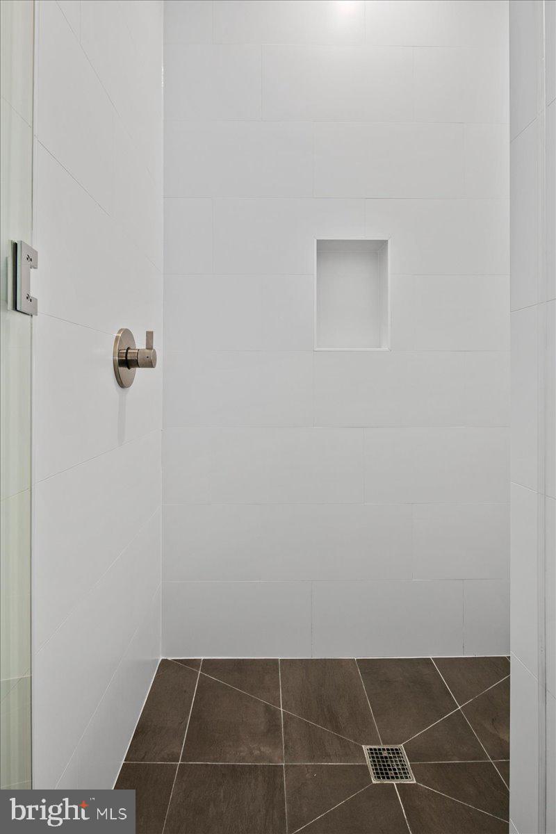 1541 6th Street Northwest, Unit 1 Washington, DC 20001 - Photo 22 of 34 Second Full Bathroom