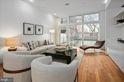 $1,100,000 | 1541 6th Street Northwest, Unit 1, Washington, DC 20001