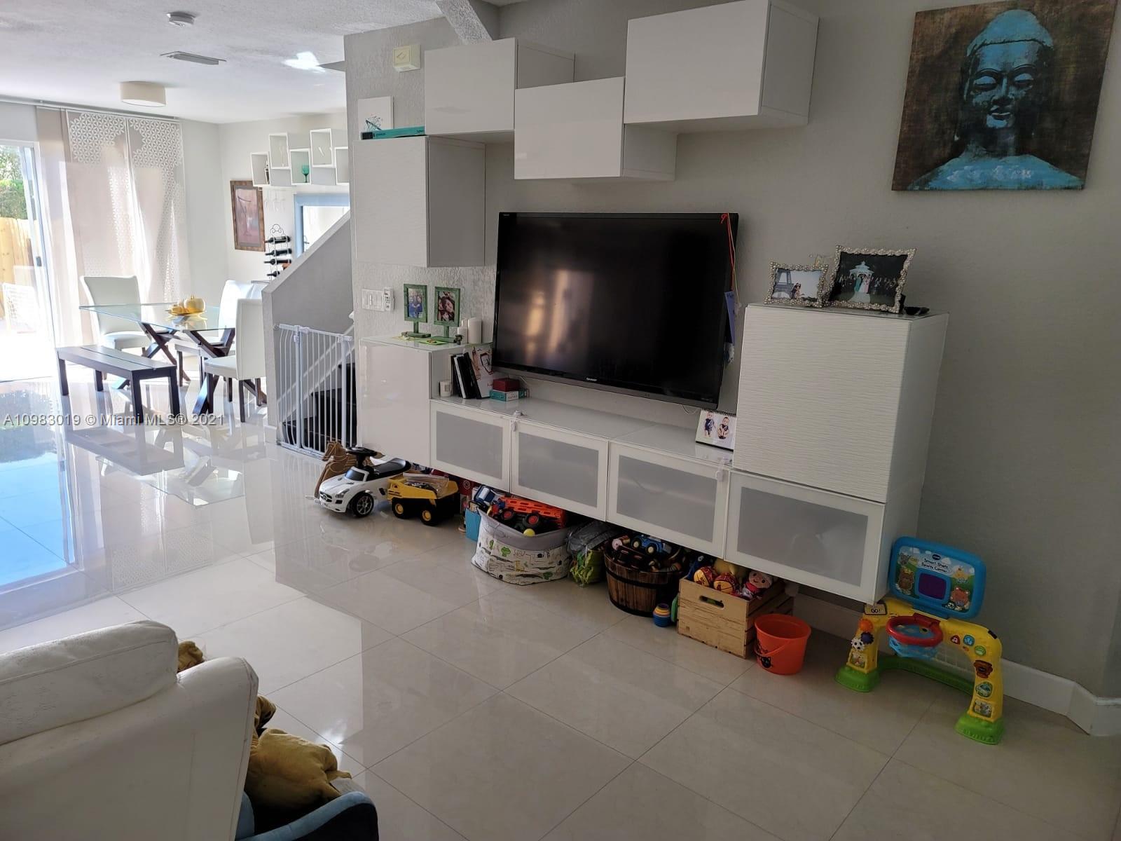 856 Southwest 154th Path, Unit 856 Miami, FL 33194 - Photo 8 of 26 Gallery Image 8