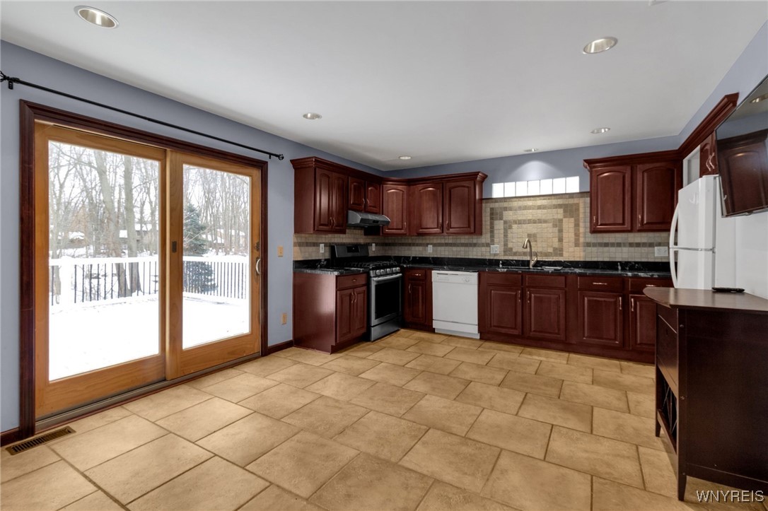 219 Stahl Road Amherst, NY 14068 - Photo 16 of 50