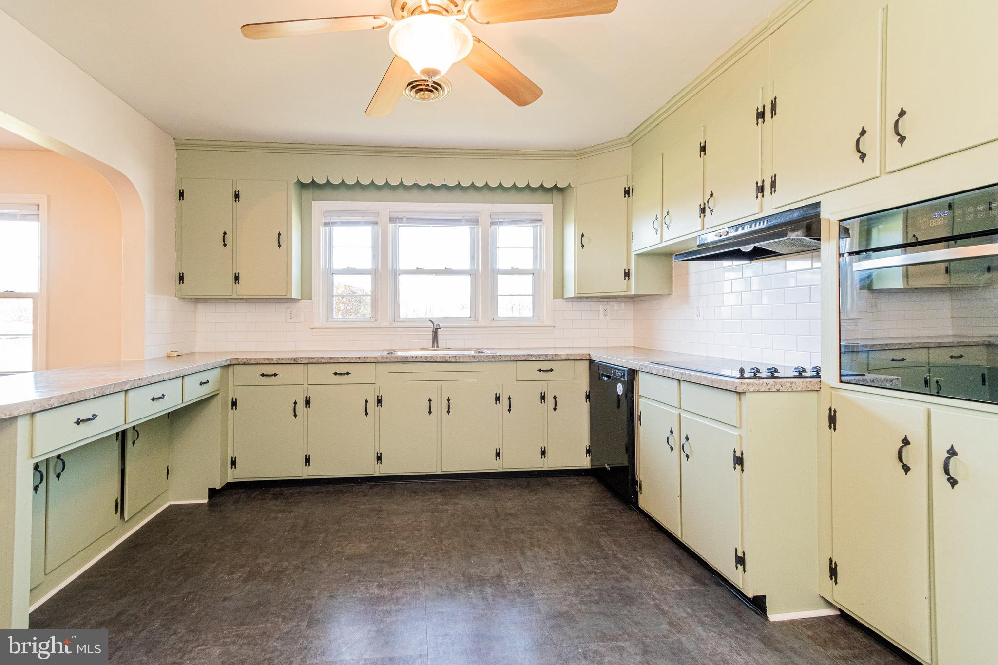 4317 Hampshire Road Hampstead, MD 21074 - Photo 14 of 34