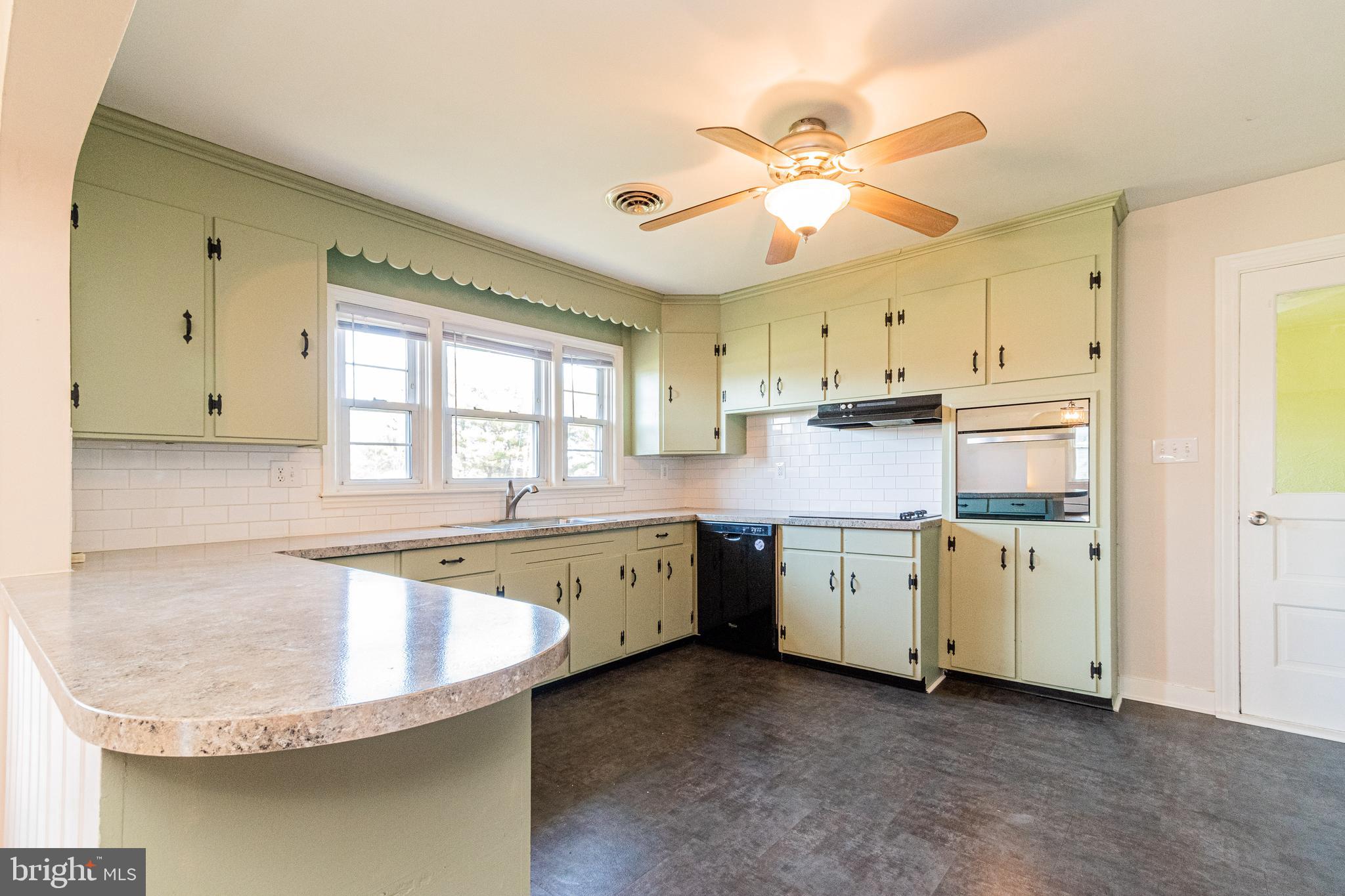 4317 Hampshire Road Hampstead, MD 21074 - Photo 15 of 34