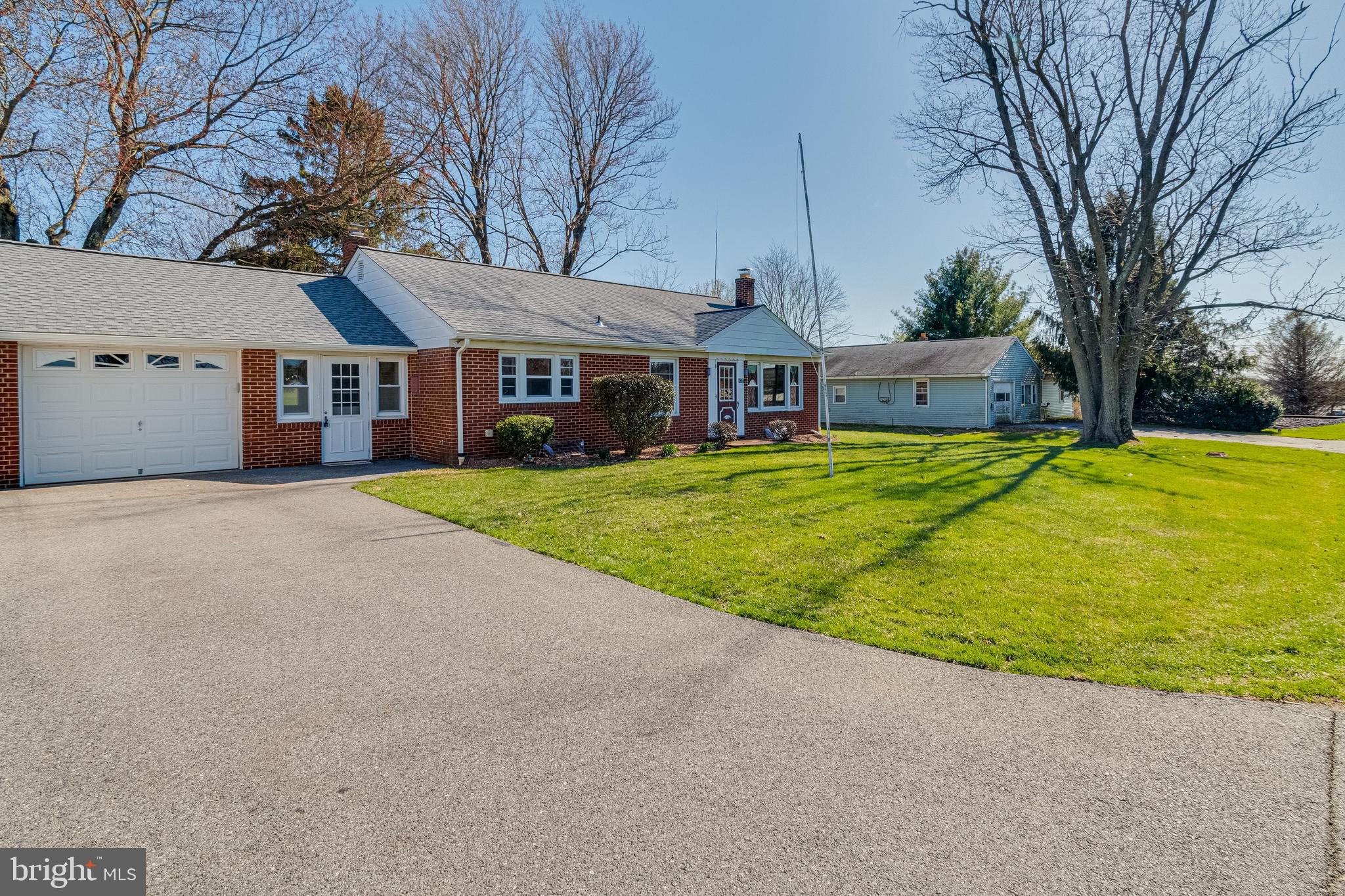 4317 Hampshire Road Hampstead, MD 21074 - Photo 2 of 34
