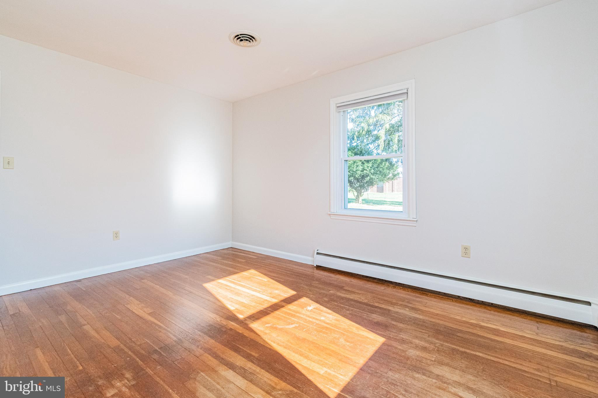 4317 Hampshire Road Hampstead, MD 21074 - Photo 24 of 34