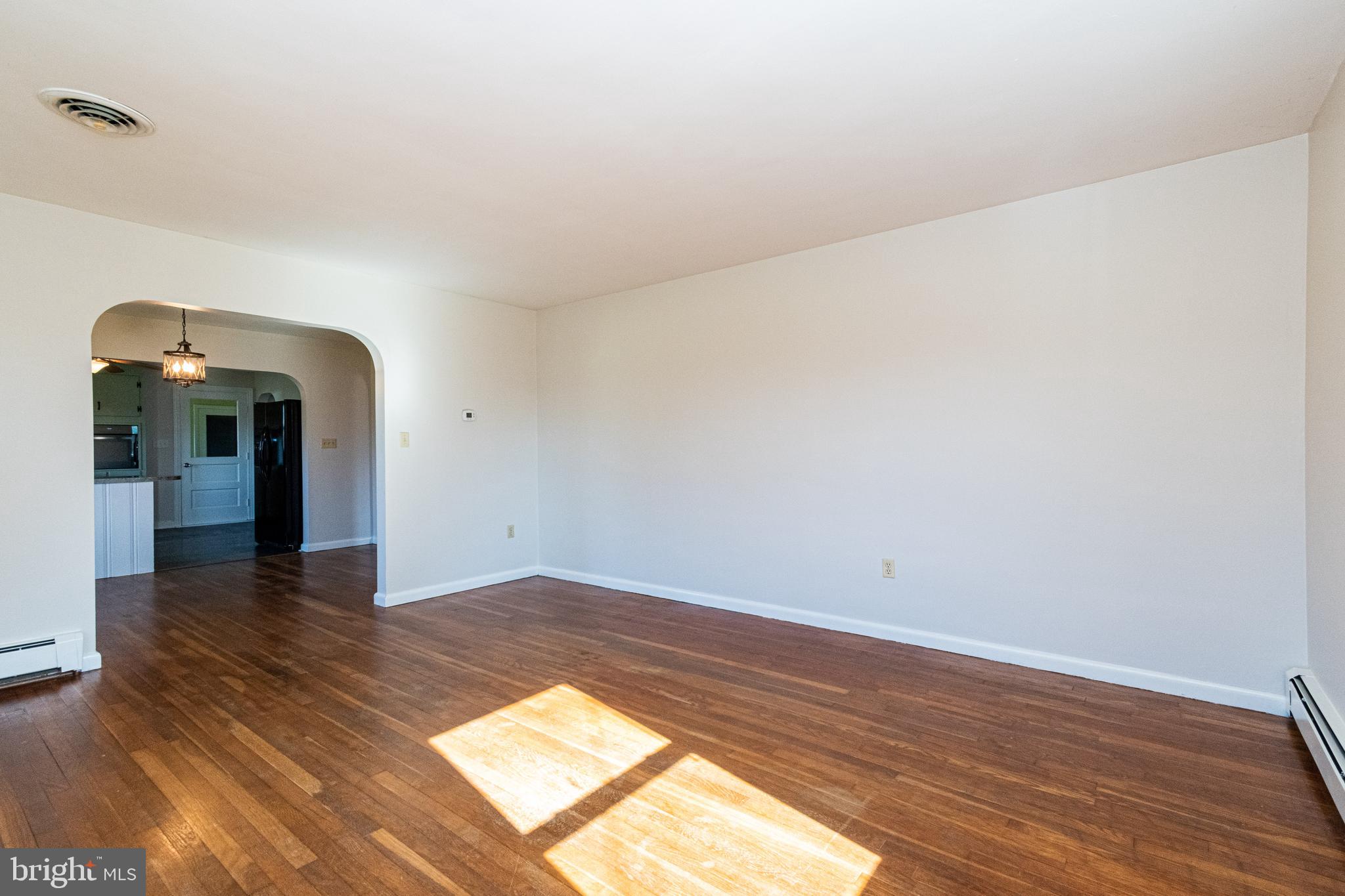 4317 Hampshire Road Hampstead, MD 21074 - Photo 6 of 34