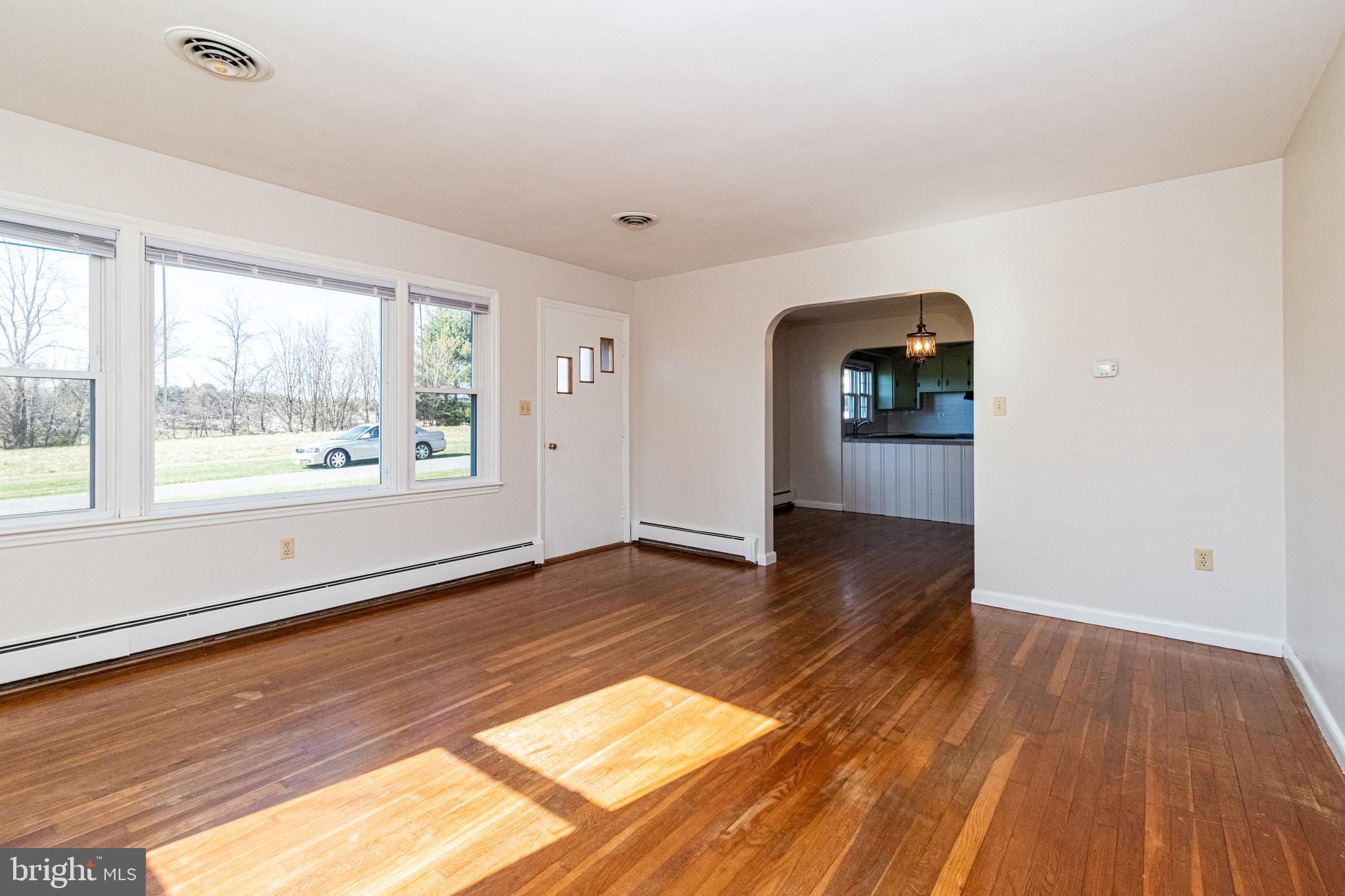 4317 Hampshire Road Hampstead, MD 21074 - Photo 7 of 34