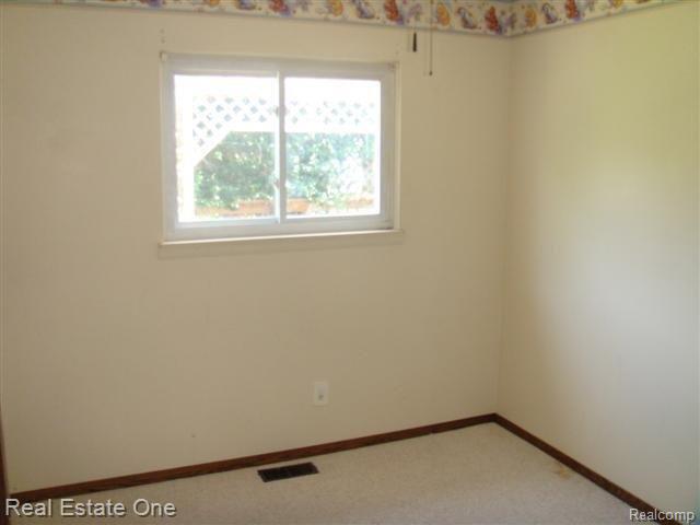 46322 Bemis Road Belleville, MI 48111 - Photo 6 of 16 Bedroom