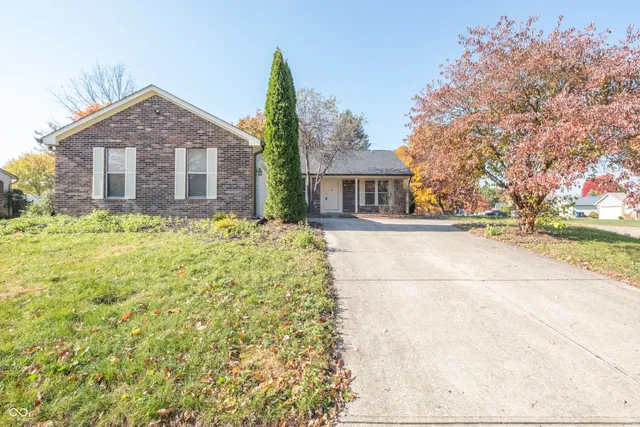 $379,900 | 9362 Helmsdale Drive, Indianapolis, IN 46256
