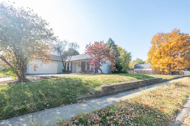 $369,900 | 9362 Helmsdale Drive, Indianapolis, IN 46256