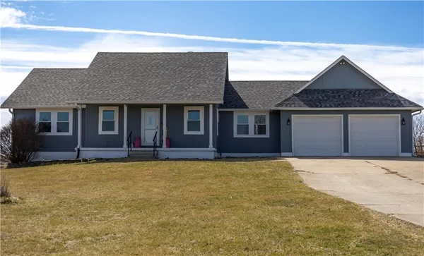 $525,000 | 2511 Northeast County Road 13514, Adrian, MO 64720