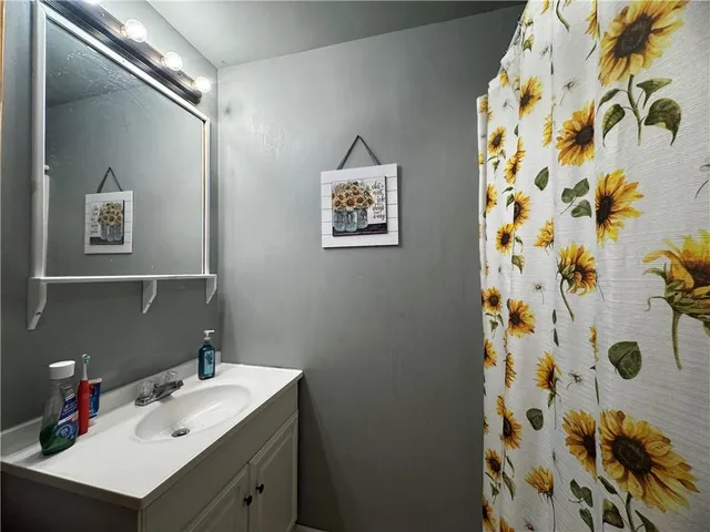 $585,000 | 2511 Northeast County Road 13514, Adrian, MO 64720