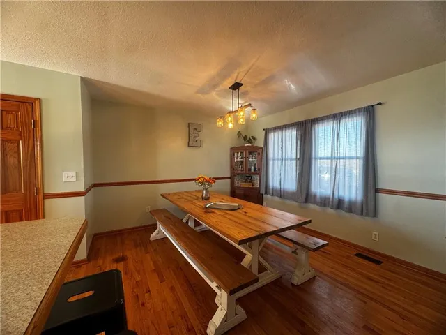 $585,000 | 2511 Northeast County Road 13514, Adrian, MO 64720