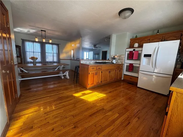 $585,000 | 2511 Northeast County Road 13514, Adrian, MO 64720