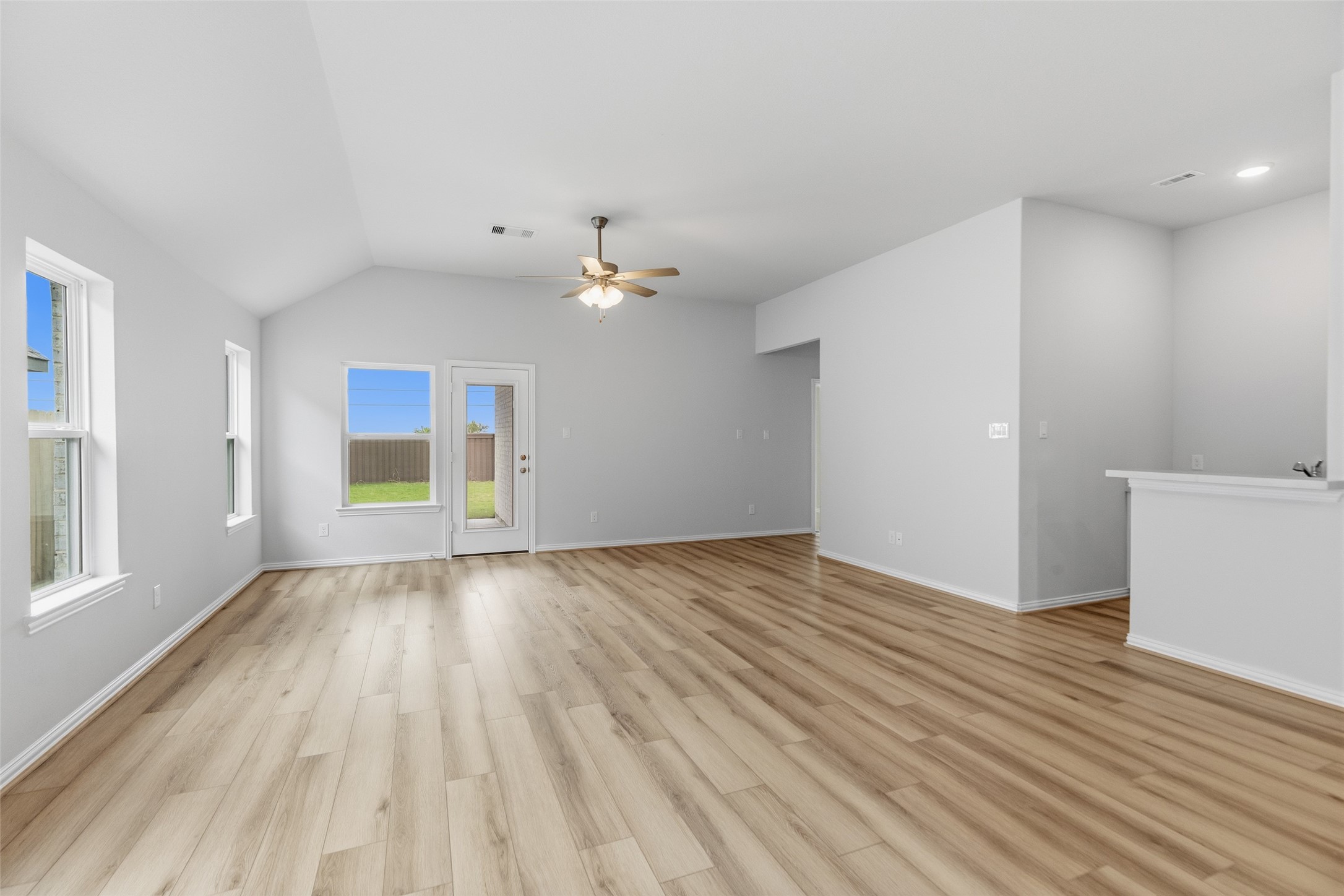 523 Selaura Street Rosenberg, TX 77471 - Photo 17 of 33
