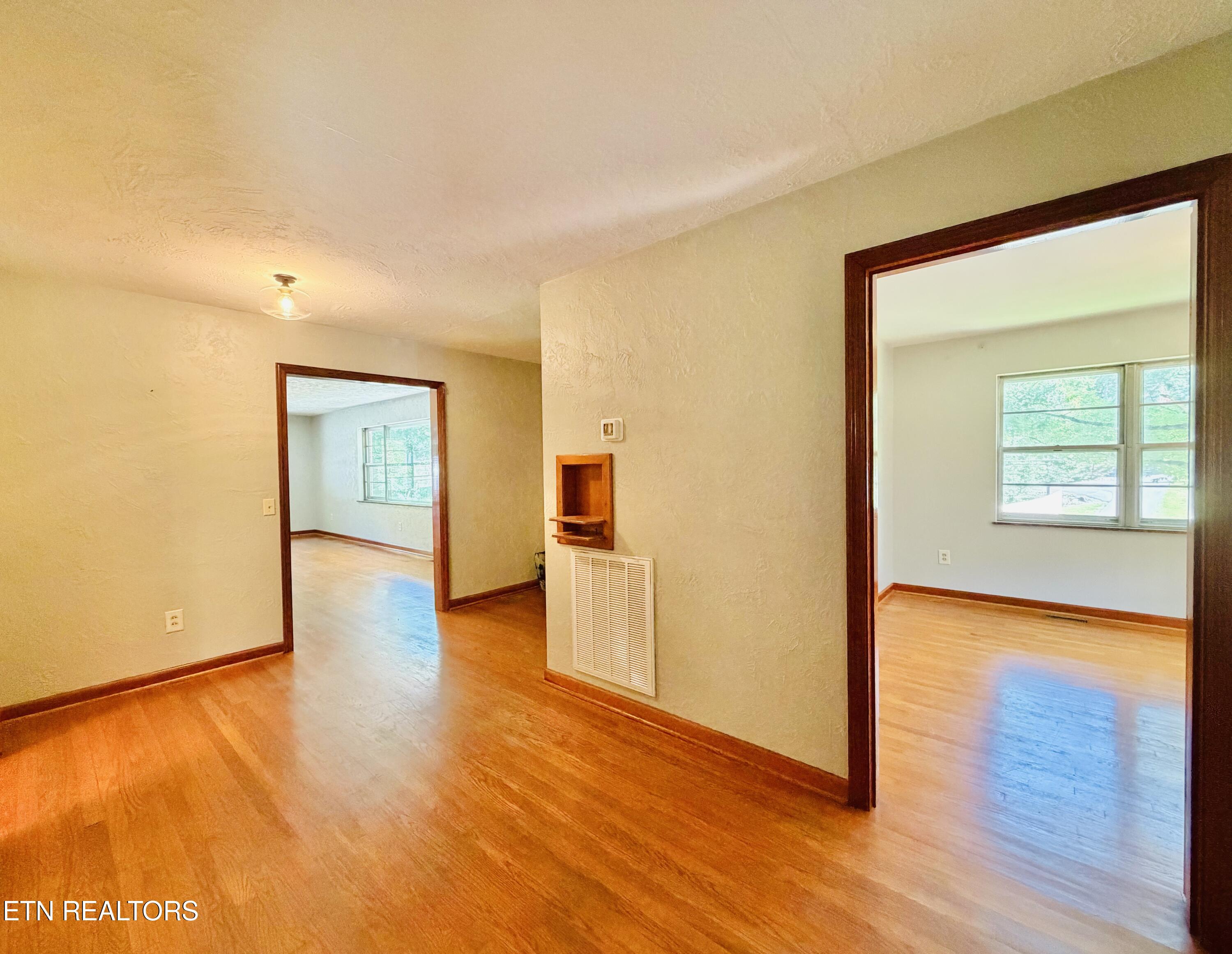 2837 Wildwood Road Maryville, TN 37804 - Photo 24 of 53 Foyer