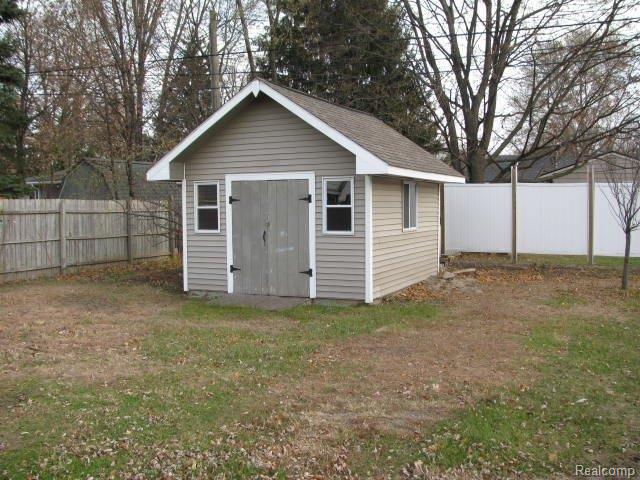 2415 Harrison Avenue Rochester, MI 48307 - Photo 15 of 21 Shed