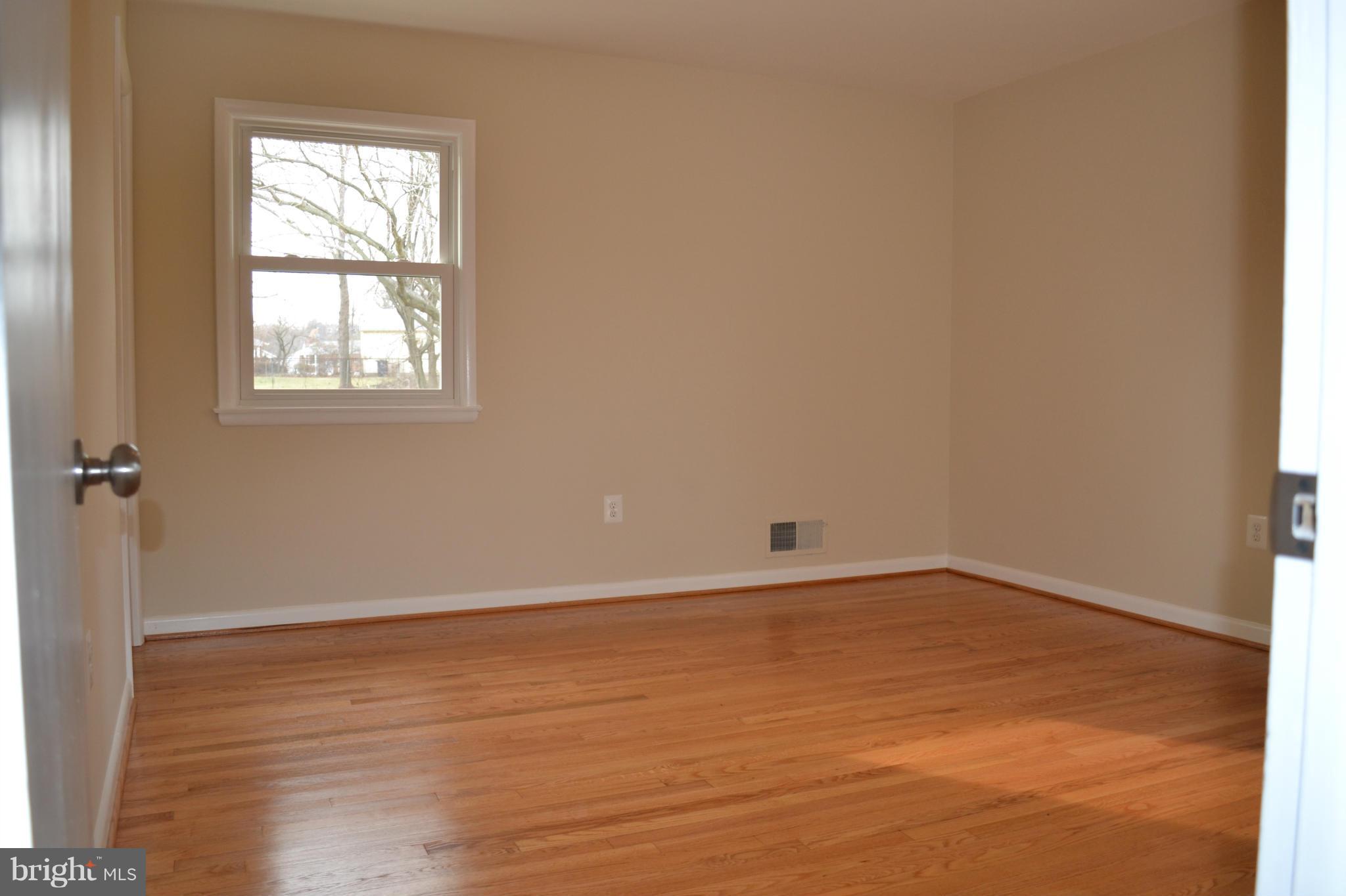 16208 Dorset Road Laurel, MD 20707 - Photo 14 of 30 Bedroom (Master)