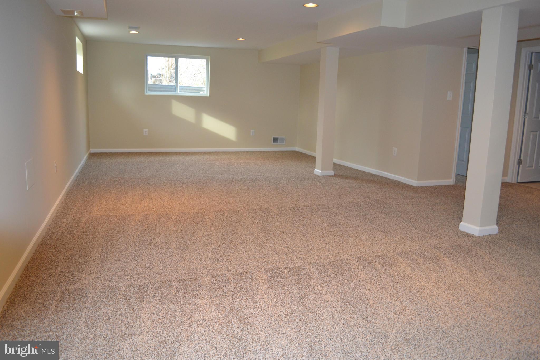 16208 Dorset Road Laurel, MD 20707 - Photo 18 of 30 Family Room