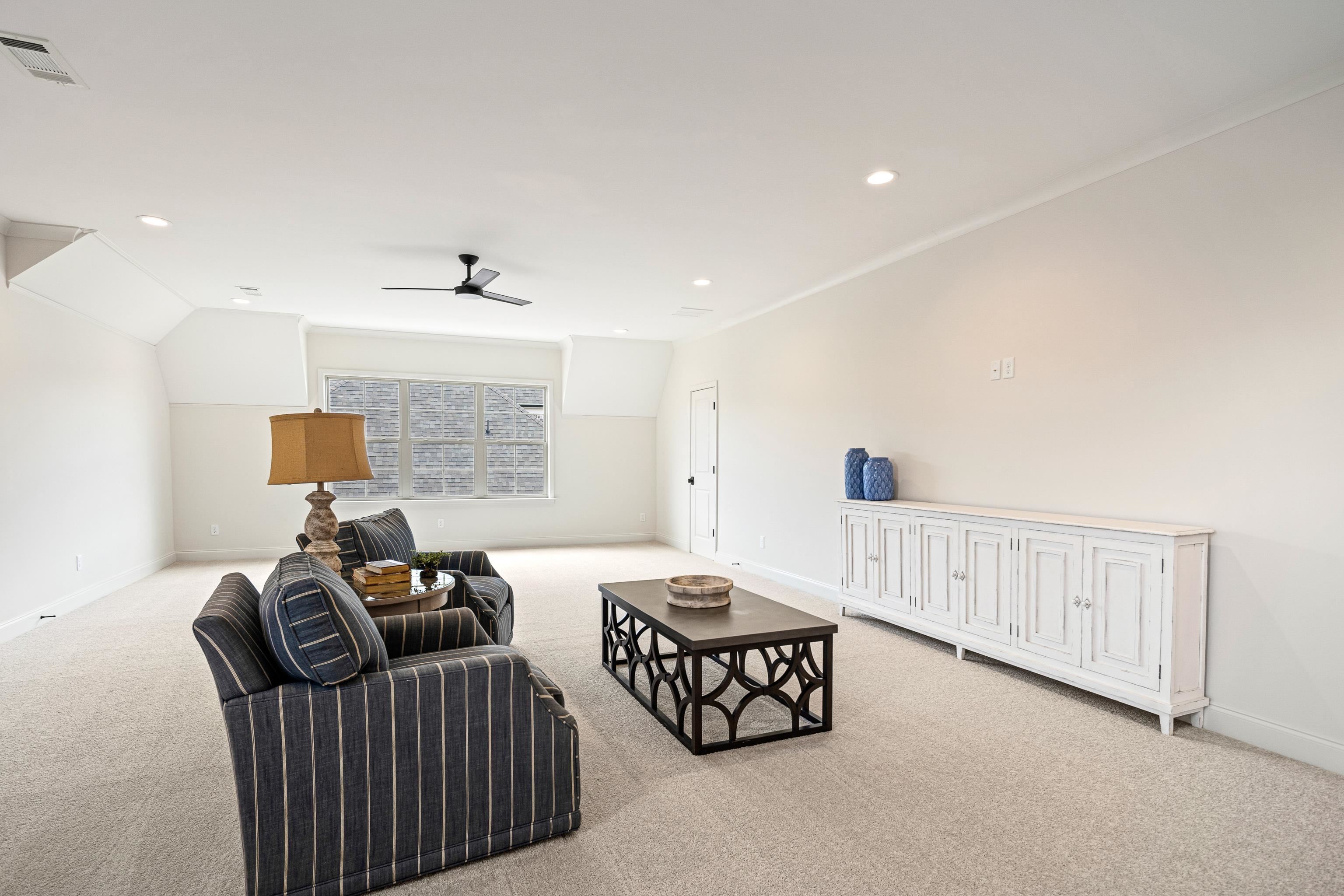 284 Keisie Lane Collierville, TN 38017 - Photo 22 of 34 Living room
