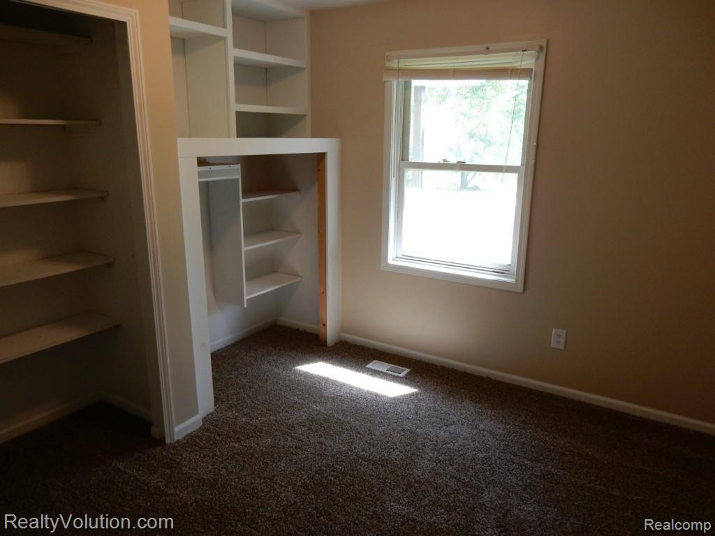 5039 Laur Road North Branch, MI 48461 - Photo 13 of 18 DSCN0124.jpg