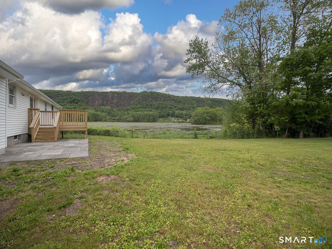 6 Warren Road Woodbridge, CT 06525 - Photo 9 of 35