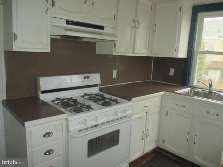742 Oakview Road Ardmore, PA 19003 - Photo 5 of 13 Gallery Image 5