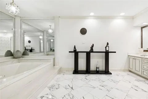 $1,790,000 | 5909 Cleveland Place, Metairie, LA 70003