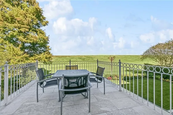 $1,790,000 | 5909 Cleveland Place, Metairie, LA 70003