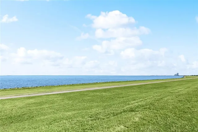 $1,790,000 | 5909 Cleveland Place, Metairie, LA 70003