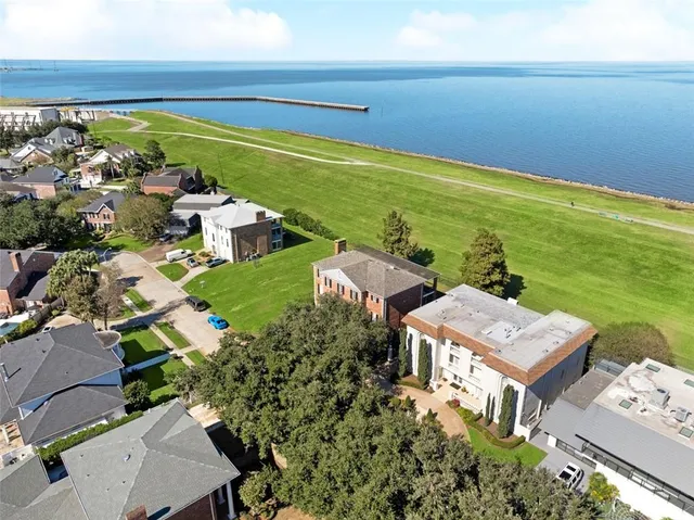 $1,790,000 | 5909 Cleveland Place, Metairie, LA 70003