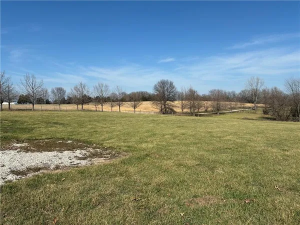 $615,000 | 7211 South Arnett Road, Grain Valley, MO 64029