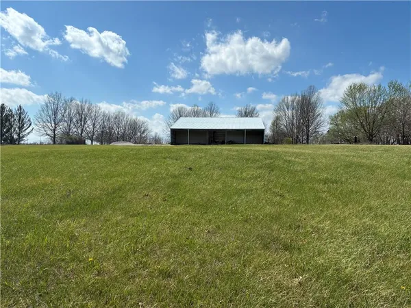 $615,000 | 7211 South Arnett Road, Grain Valley, MO 64029