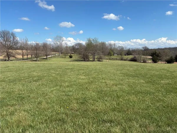 $615,000 | 7211 South Arnett Road, Grain Valley, MO 64029