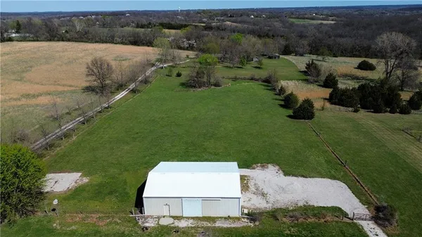 $615,000 | 7211 South Arnett Road, Grain Valley, MO 64029