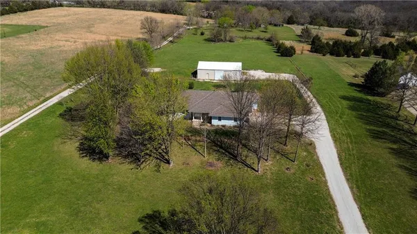 $615,000 | 7211 South Arnett Road, Grain Valley, MO 64029