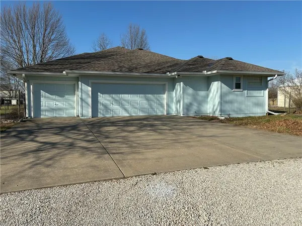 $615,000 | 7211 South Arnett Road, Grain Valley, MO 64029