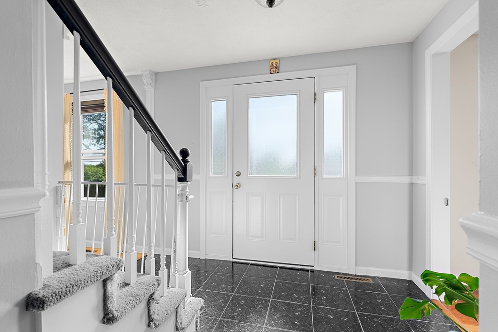 9 Rhodes Street Billerica, MA 01821 - Photo 3 of 33