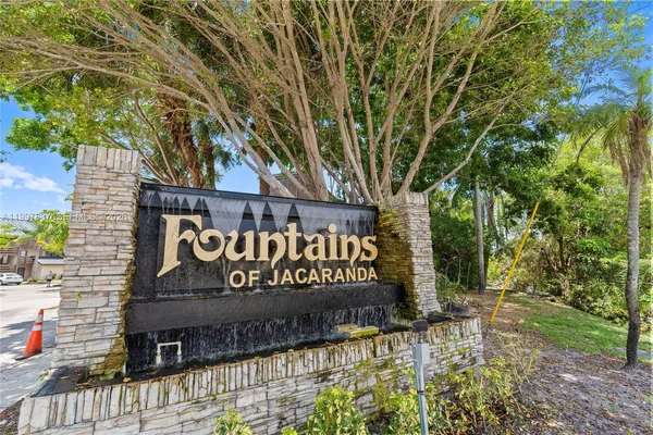 $320,000 | 101 Southwest 96th Terrace, Unit 101, Plantation, FL 33324