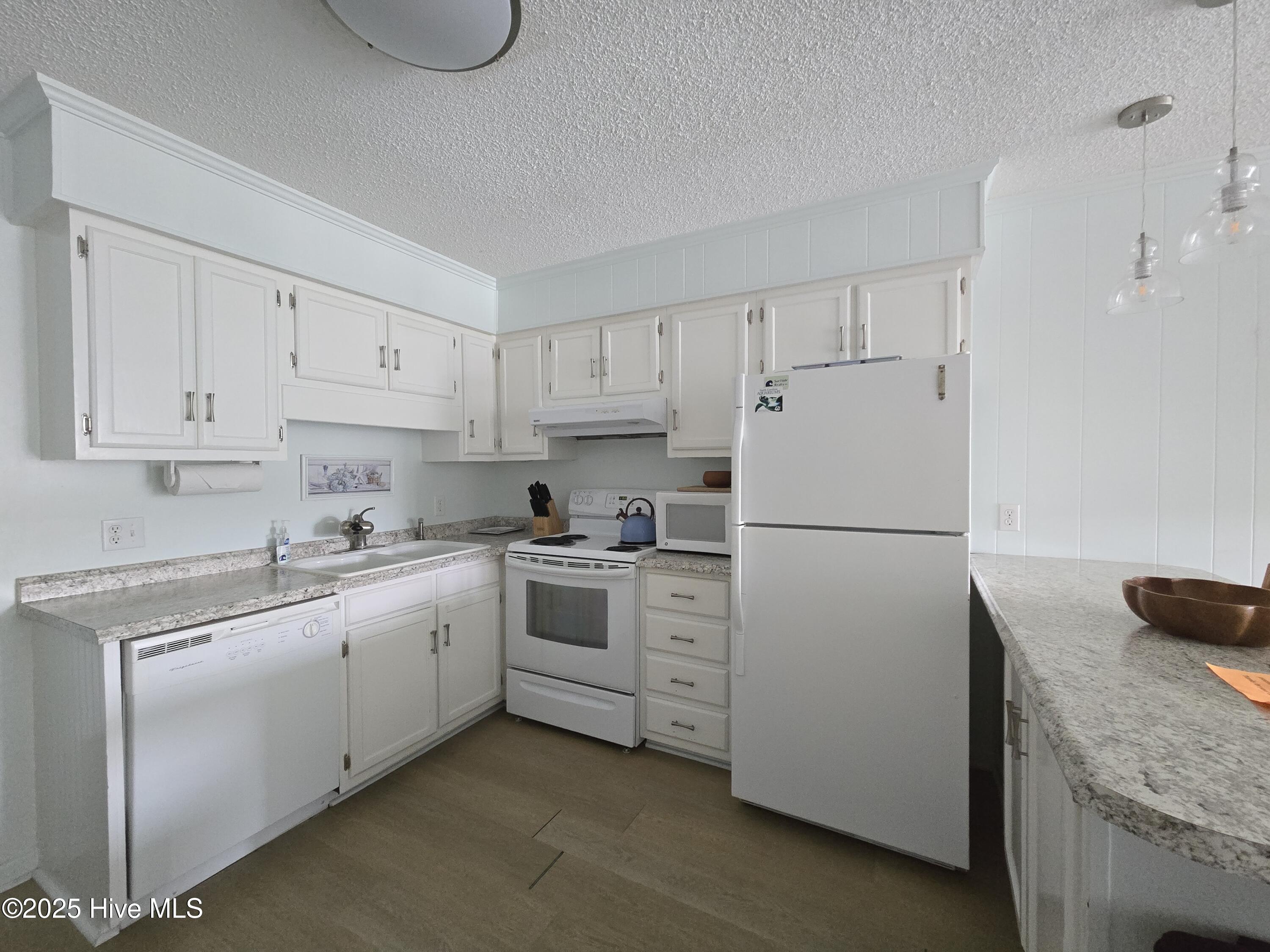 301 Commerce Way, Unit 104 Atlantic Beach, NC 28512 - Photo 6 of 47 Kitchen